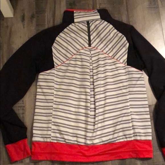 Lululemon jacket - Picture 3 of 3